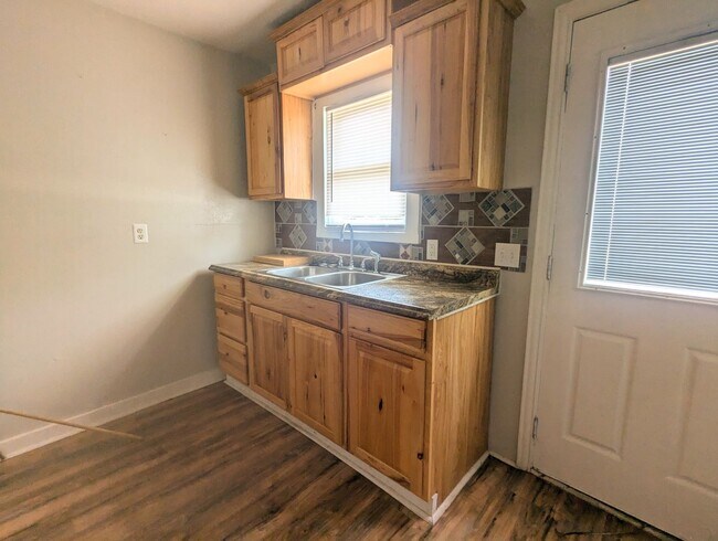Foto del edificio - Coming Soon! Cute 2 Bedroom on Hazel!