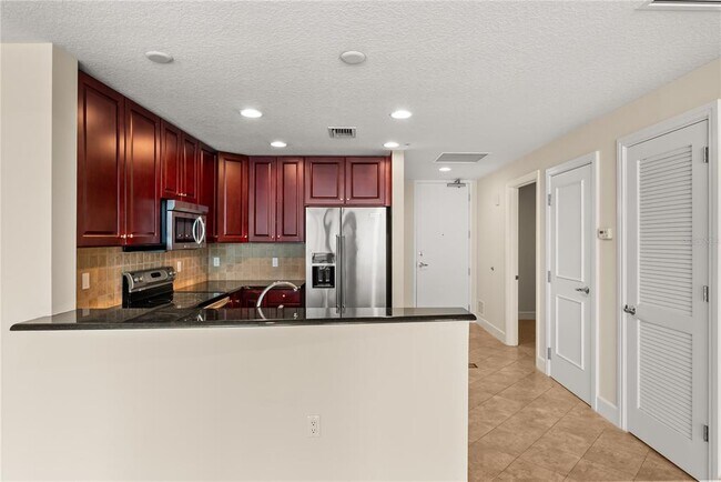Building Photo - 101 S Eola Dr