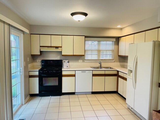 Building Photo - 36138 N Springbrook Ln