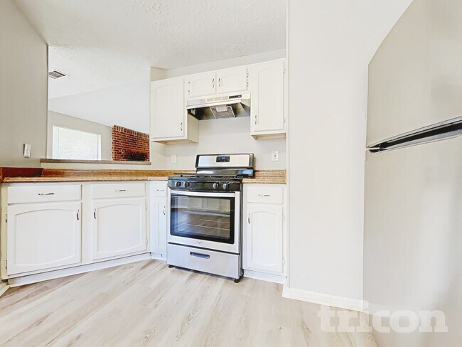 Foto del edificio - 820 Arbor Hill Dr