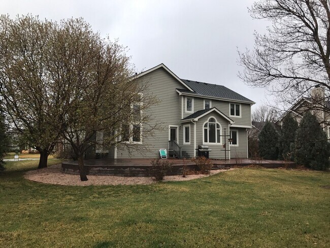 Foto del edificio - Beautiful 2 story custom home in Stoneridge