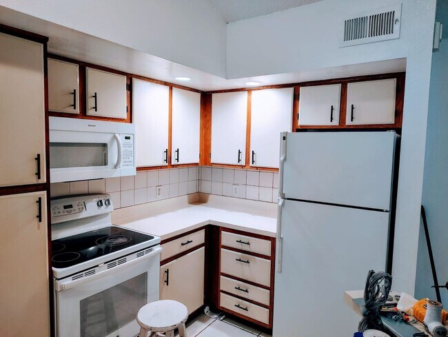 Foto del edificio - Venetian Place Condominium