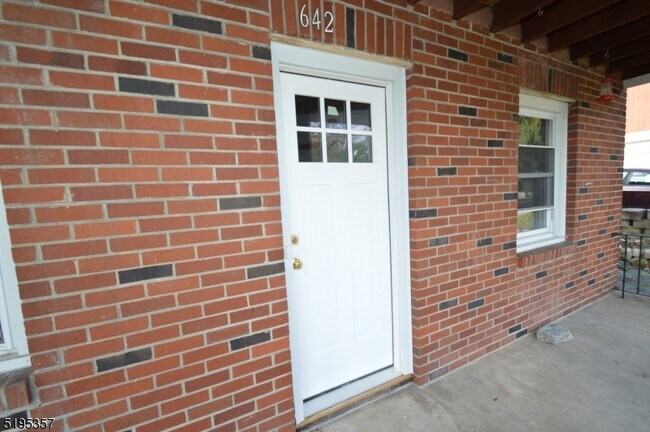 Building Photo - 640 Boonton Ave