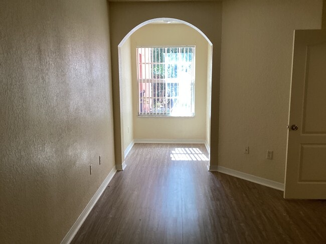 Foto del edificio - 150 SW Peacock Blvd