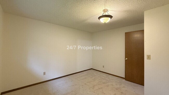 Foto del edificio - Cute 3 BD | 1.5 BA Home in Lake Oswego - Lake Access!