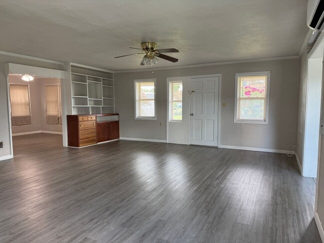 Foto del edificio - Charming 1-Bedroom, 1-Bath Home Near Downt...