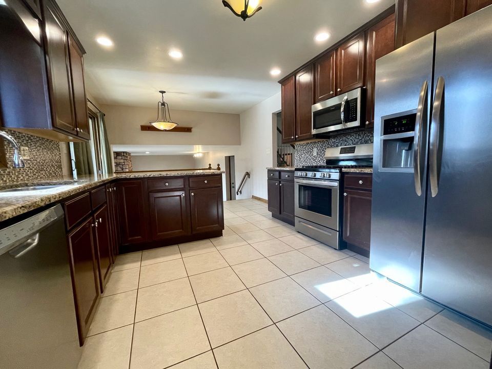 1115 Sioux Dr, Crown Point, IN 46307 House Rental in Crown Point, IN