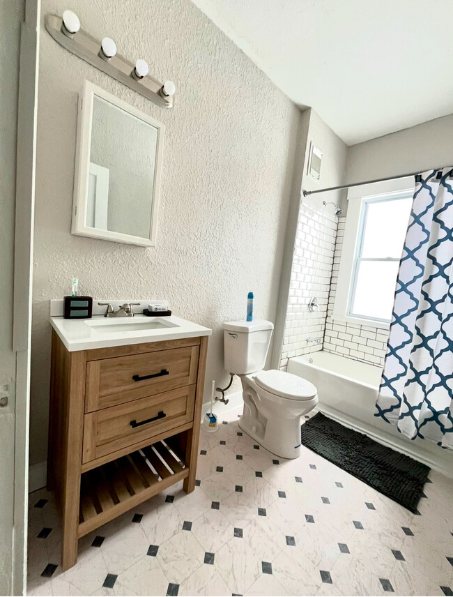 Bright and Spacious Bathroom - 603 E 109th St