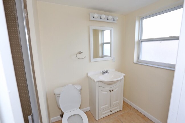 Foto del edificio - 225 5th Ave NE