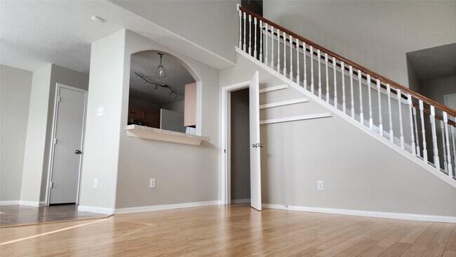 Foto del edificio - 6819 Highwind Bend Ln