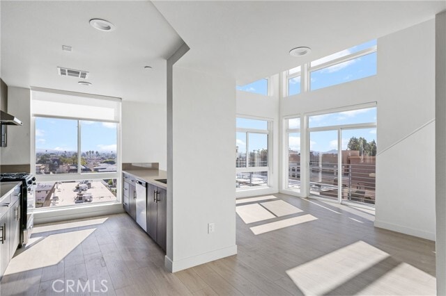 Building Photo - 168 S Monterey St