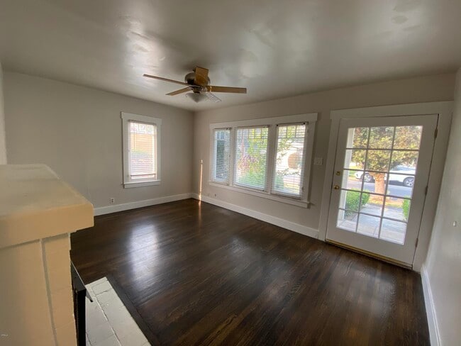 Building Photo - 708 N Catalina Ave