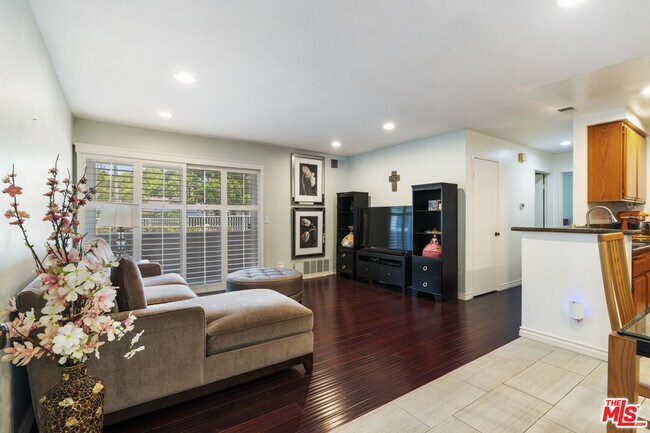 Foto del edificio - 3863 Thorncroft Ln