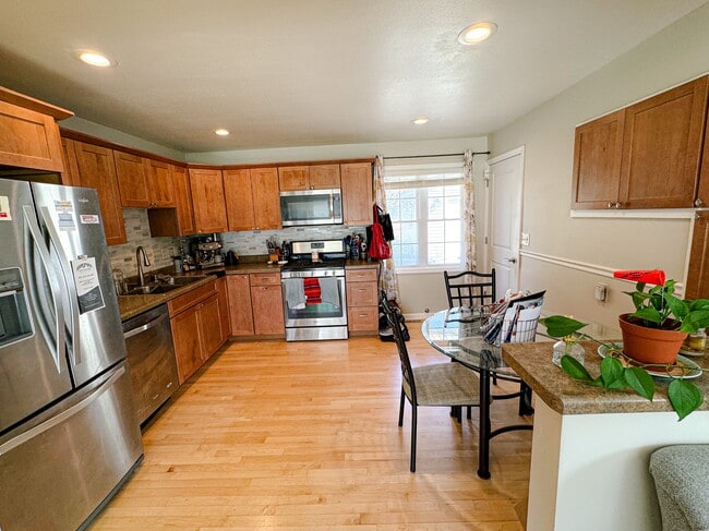 Building Photo - 7130 N Navajo Ave