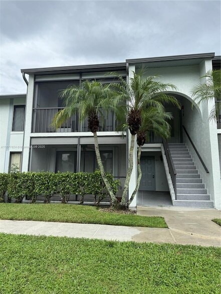 Building Photo - 1013 Green Pine Blvd