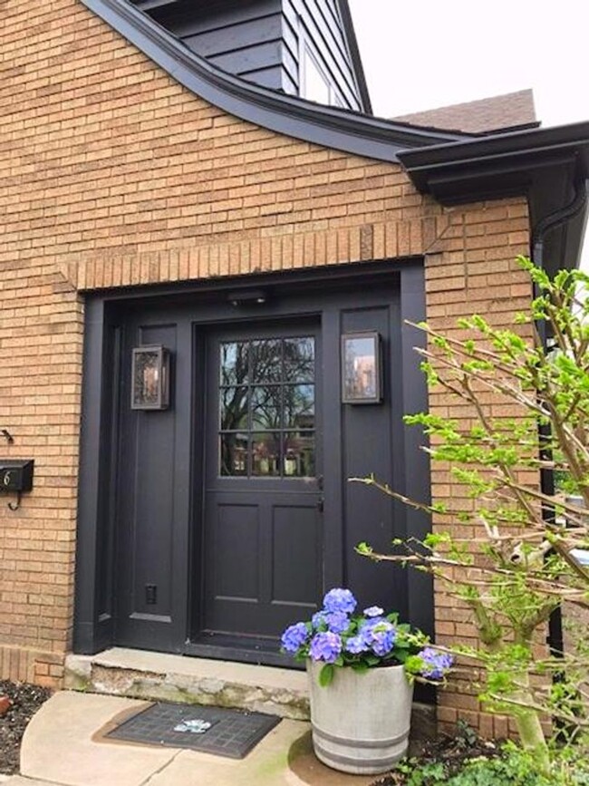 Building Photo - Notre Dame Alumni Owned Home For Lease