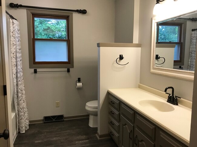 Foto del edificio - 412 Colby Ct