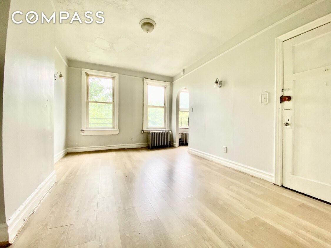 5 Pulaski St Unit 4, Brooklyn, NY 11206 Room for Rent in Brooklyn, NY