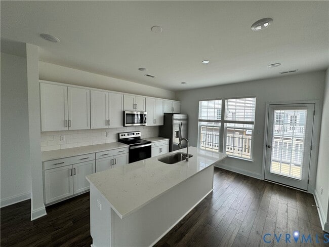 Building Photo - 13836 Randolph Pond Ln