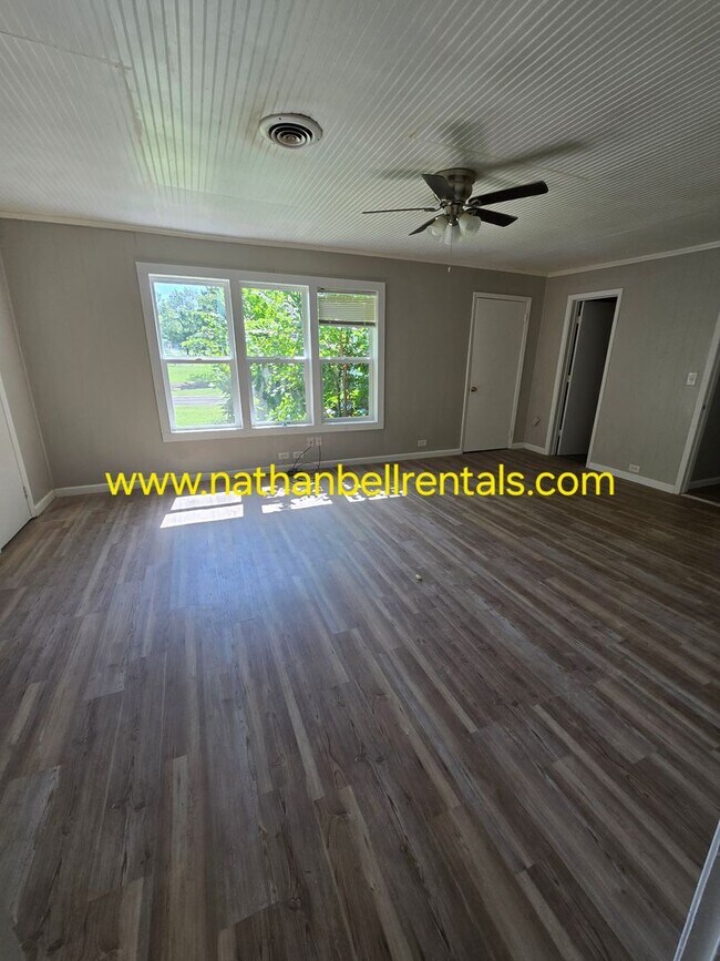 Foto del edificio - 2157 E Price St