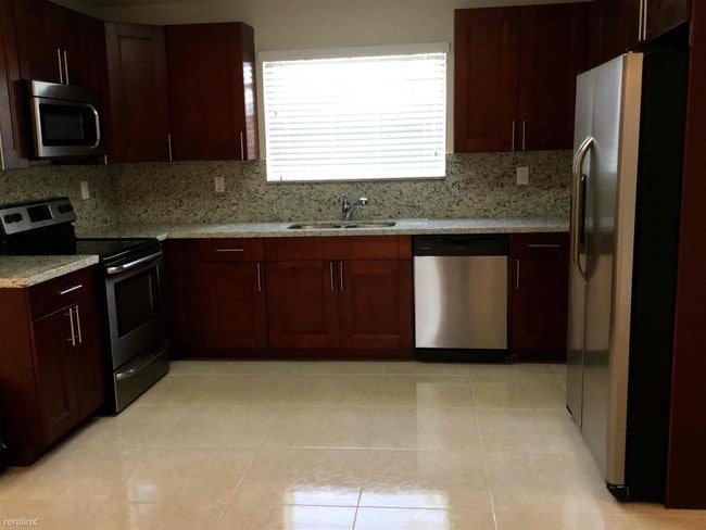 Foto del edificio - 4 br, 2 bath House - 6721 Scott St