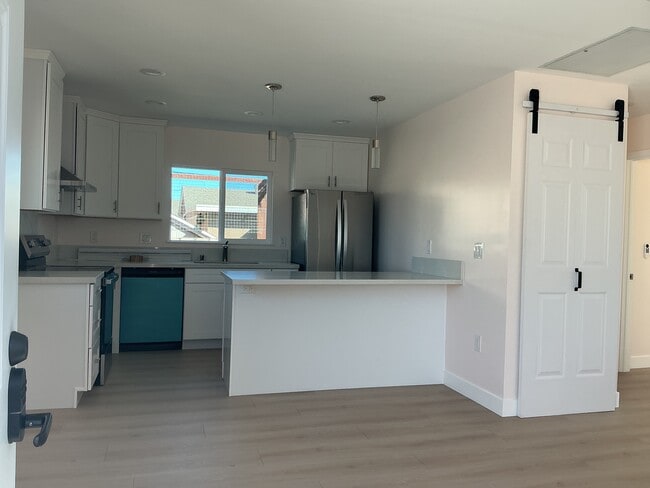 Foto del edificio - 5109 Dubois Dr