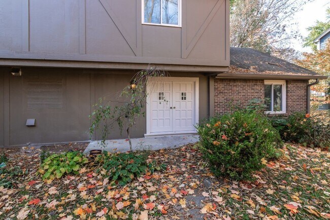 Foto del edificio - 1605 Cool Creek Dr
