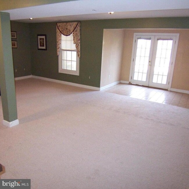 Building Photo - 218 Temple Dr