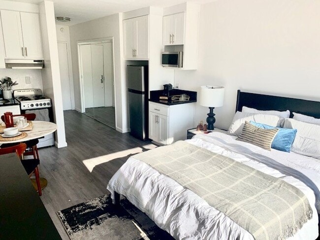 Interior Photo - The Elizabeth