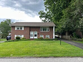 Building Photo - 120 Hickory Dr