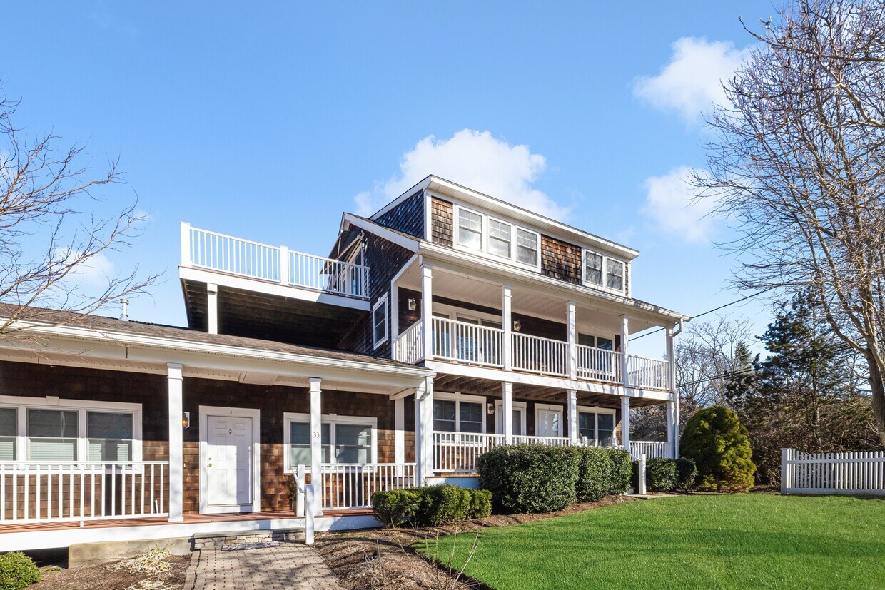 33 Starr Dr W Unit 2, Narragansett, RI 02882 Condo for Rent in