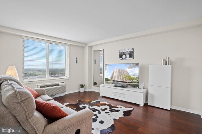 Foto del edificio - 9701 Fields Rd