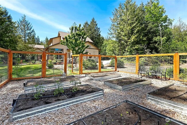 Foto del edificio - Quality PNW Poulsbo Home on 5 Acres, Close...