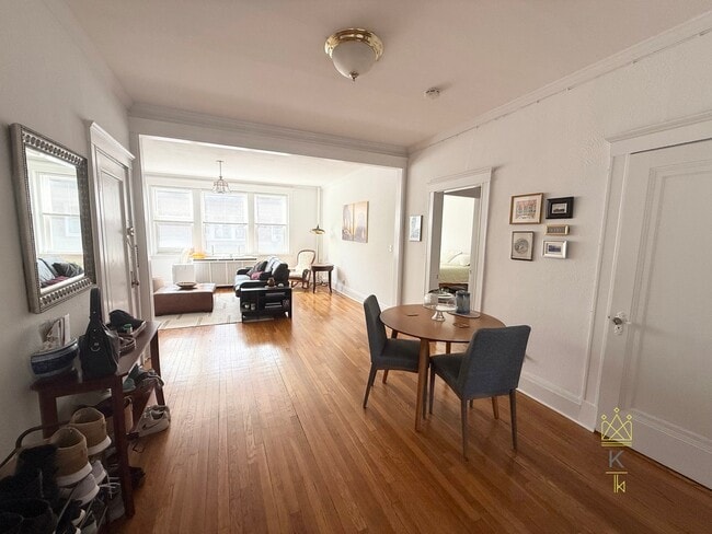Foto del edificio - 44 Longwood Ave
