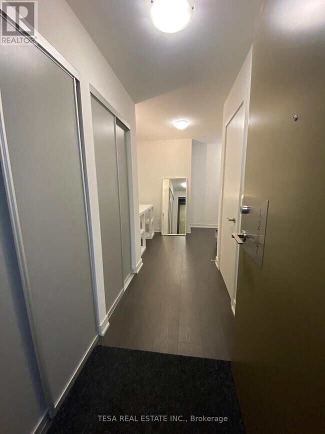 Photo du bâtiment - 199 Richmond St W