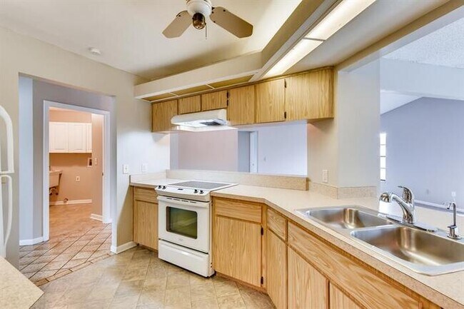 Building Photo - 10306 Elgin Blvd, Spring Hill, FL, 34608