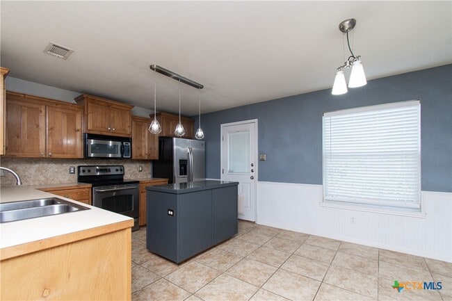 Building Photo - 1702 Indian Camp Trail