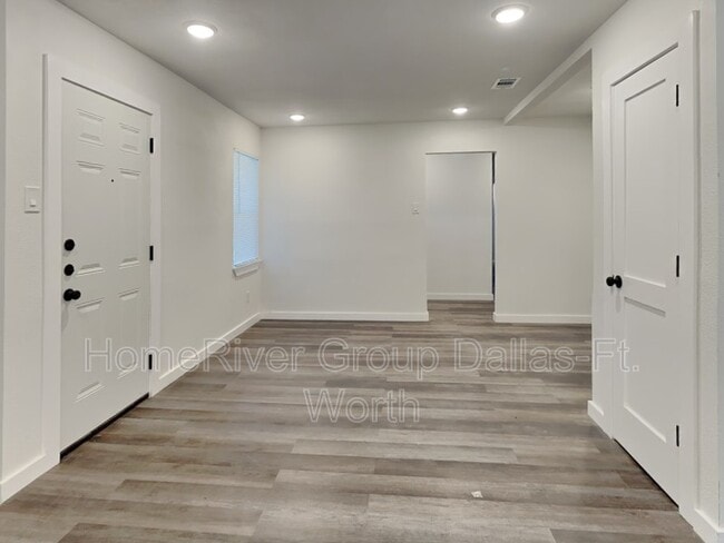 Building Photo - 5336 Rutland Ave