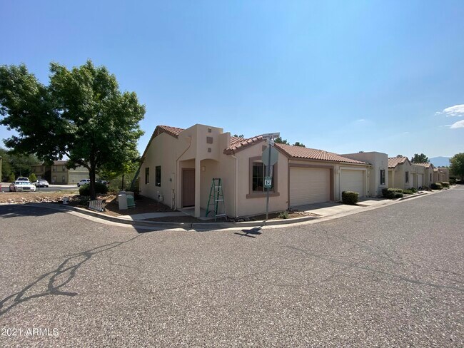 Building Photo - 935 Salida Ln