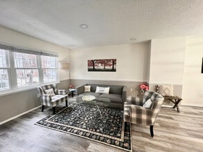 Building Photo - 2265 Chestnut Burr Ct