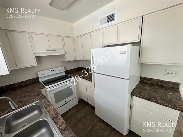 Building Photo - 507 E Jacinto St