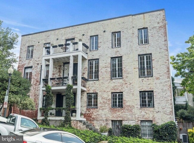 Foto del edificio - 3426 Prospect St NW
