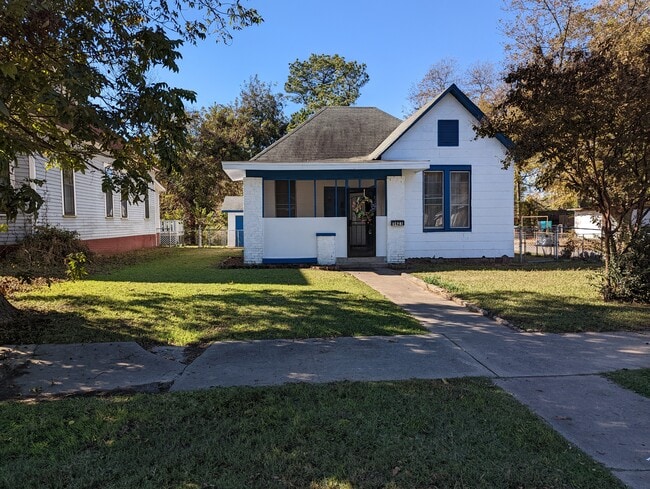 Building Photo - 1421 Willow St