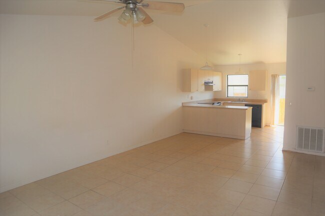 Foto del edificio - 18637 Holly Rd