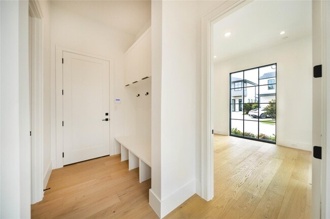 Building Photo - 9713 Kerrisdale Ln
