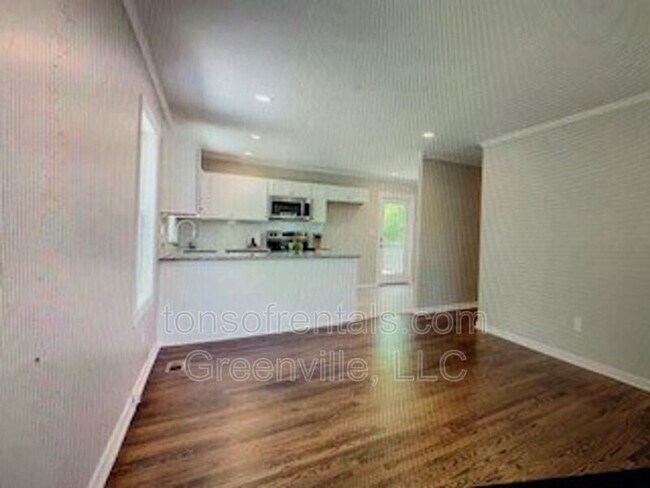 Photo - 201 Chipley Ln House