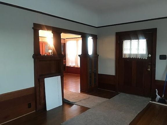 Building Photo - 2 bedroom house
