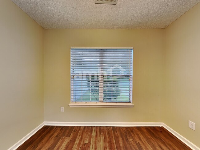 Foto del edificio - 5277 Copley Cir