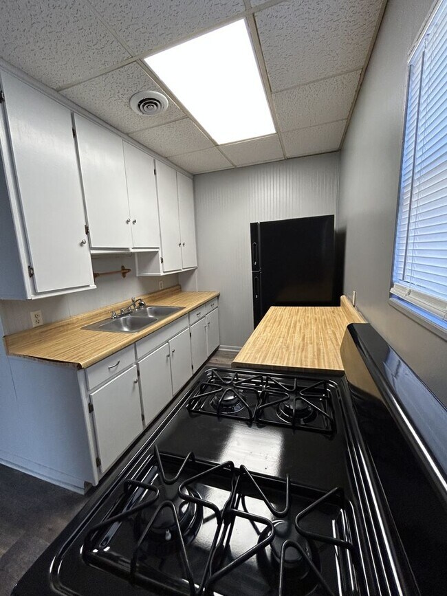 Foto del edificio - 1007 E Madison St