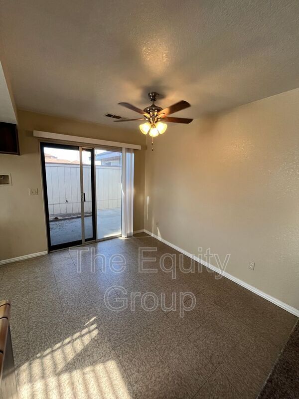 Building Photo - 1040 Stonegate Cove Dr